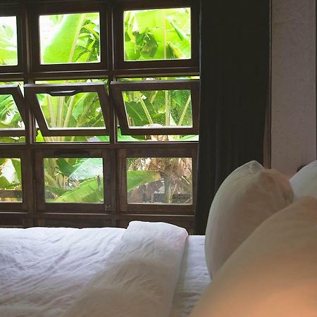 Secret Cottage Boutique Hotel Хошимин Экстерьер фото