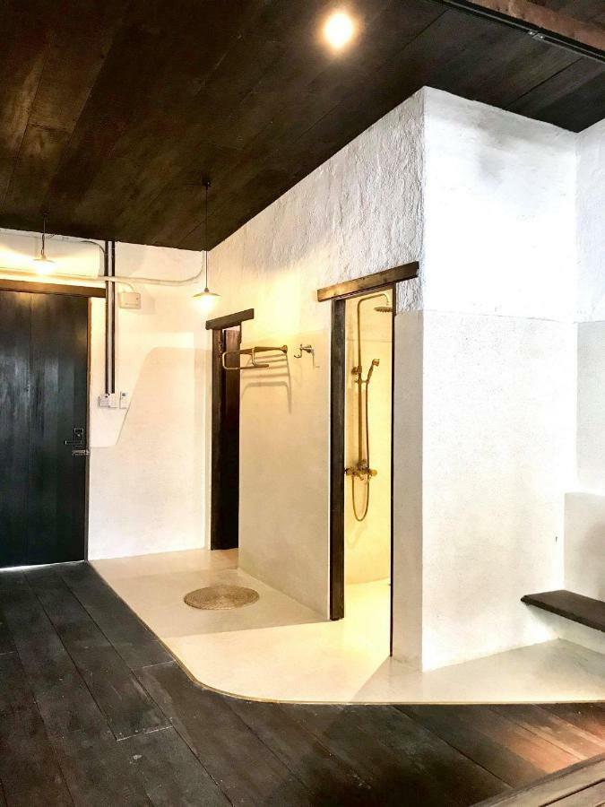 Secret Cottage Boutique Hotel Хошимин Экстерьер фото