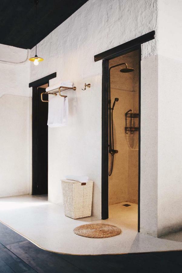 Secret Cottage Boutique Hotel Хошимин Экстерьер фото