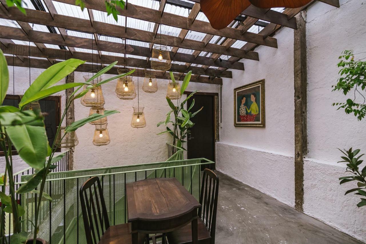 Secret Cottage Boutique Hotel Хошимин Экстерьер фото